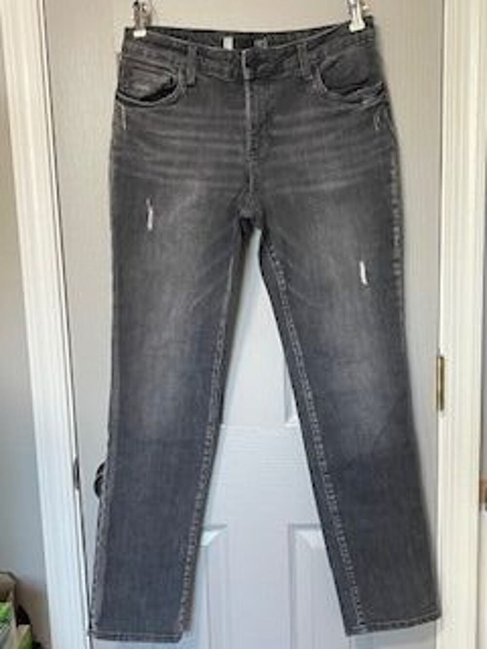 #B975 PRE-LOVED Kut from the Kloth Catherine distress straight leg jeans size 6
